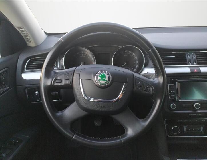 Škoda Superb 9