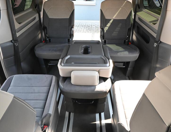 Volkswagen Multivan 30