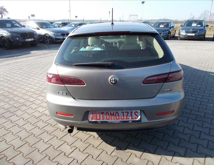 Alfa Romeo 159 9