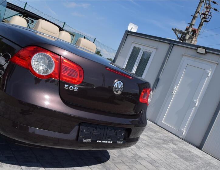 Volkswagen EOS 12