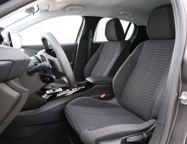 Peugeot 208 13