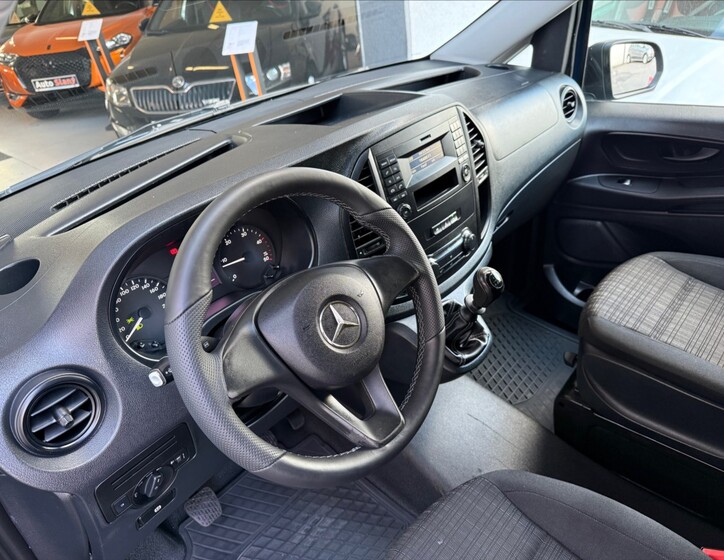 Mercedes-Benz Vito 9