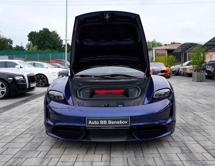 Porsche Taycan 9
