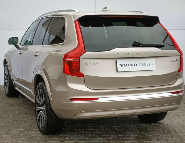 Volvo XC90 4