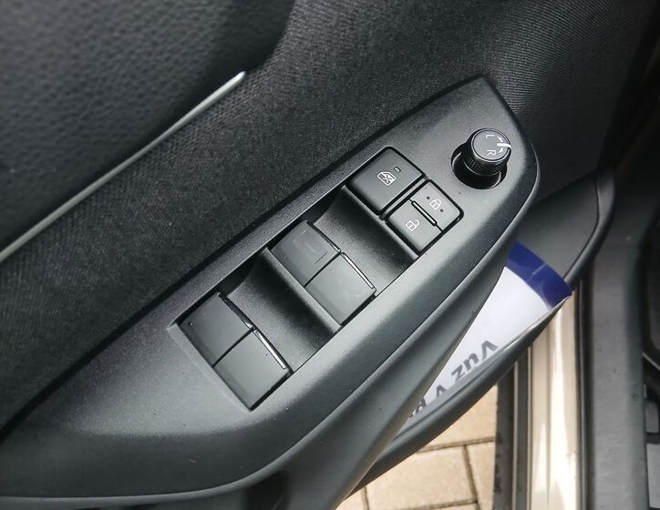 Toyota Yaris Cross 17