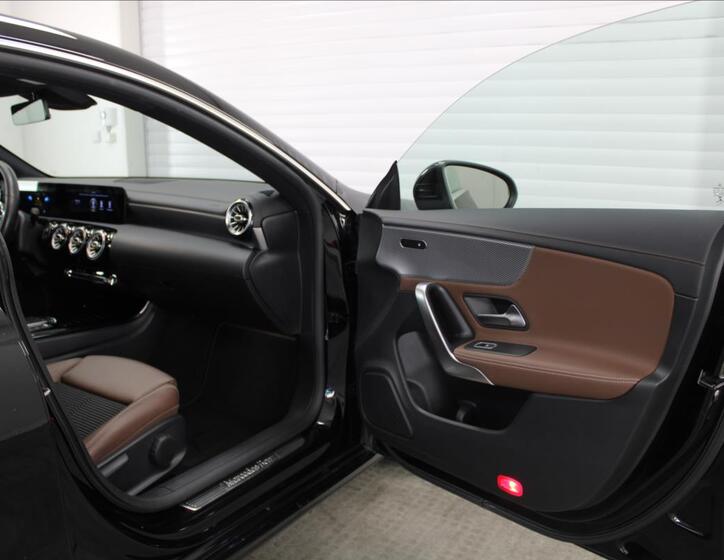 Mercedes-Benz CLA 27