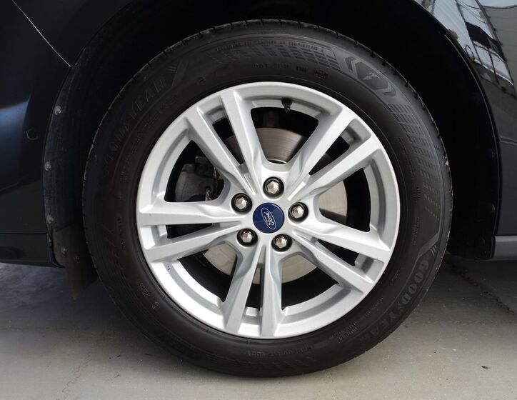 Ford Galaxy 42