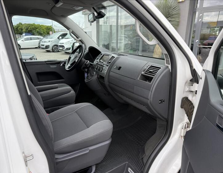 Volkswagen Multivan 12