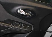 Jeep Cherokee 12