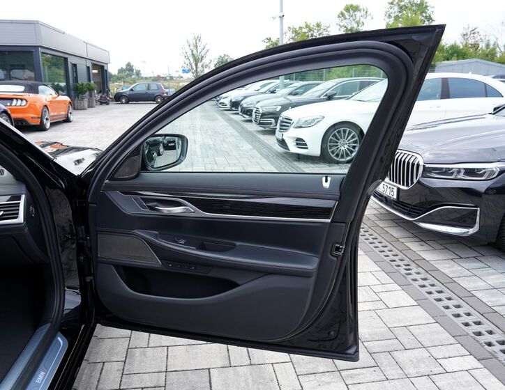 BMW Řada 7 18