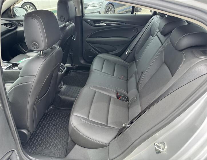 Opel Insignia 10