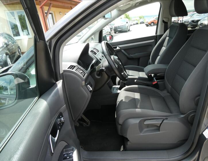Volkswagen Touran 16