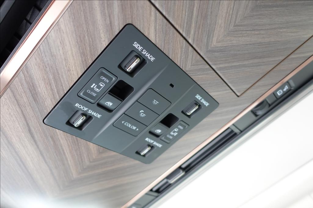Lexus LM 350h