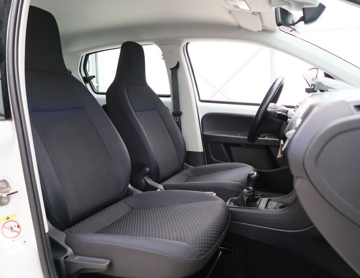Volkswagen up! 18