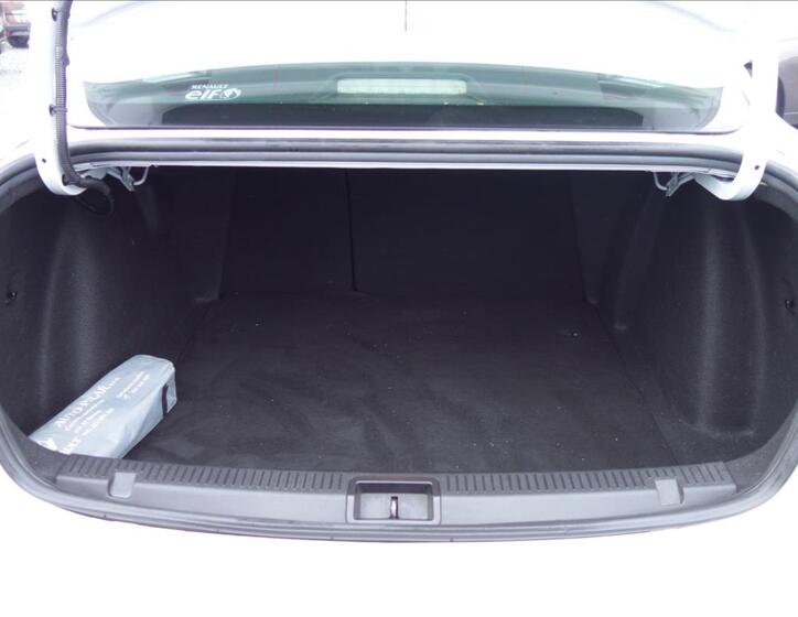 Renault Fluence 16
