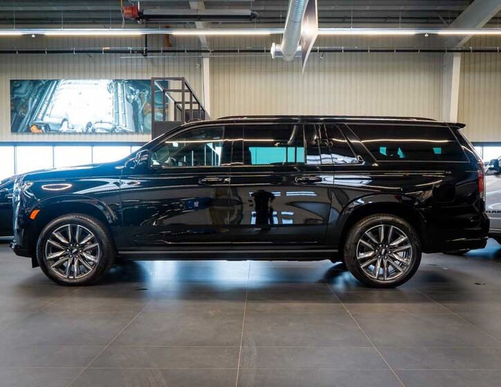Cadillac Escalade 2