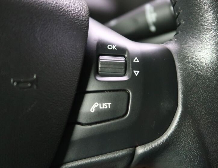 Peugeot 208 27