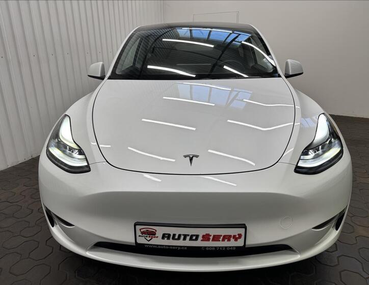 Tesla Model Y 13