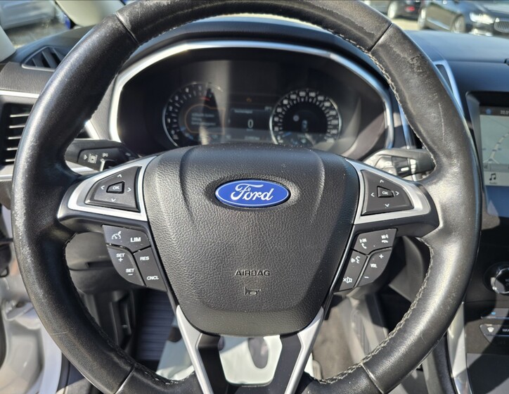 Ford Galaxy 18