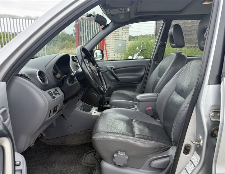 Toyota RAV4 9