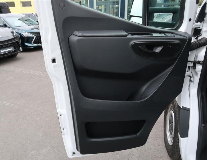 Mercedes-Benz Sprinter 17