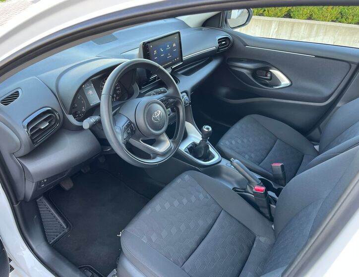 Toyota Yaris 14