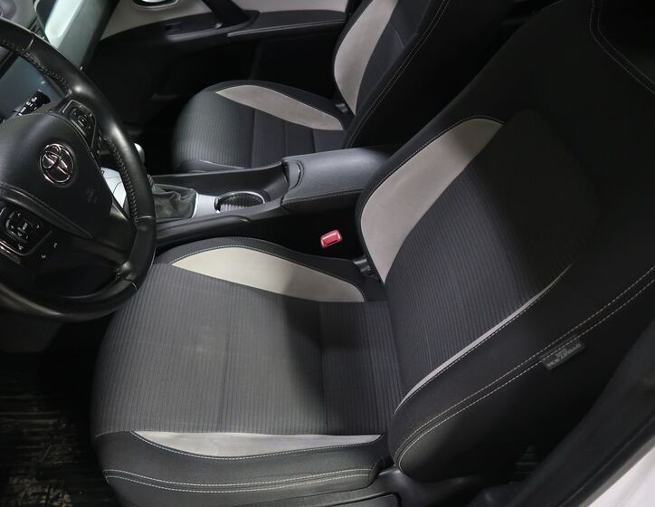 Toyota Avensis 9
