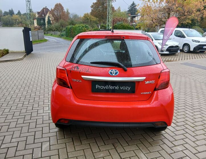 Toyota Yaris 5