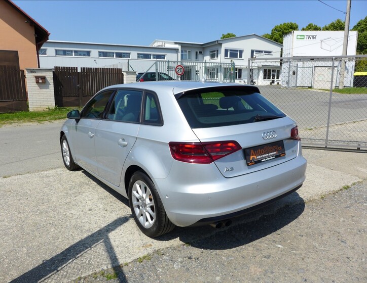 Audi A3 8