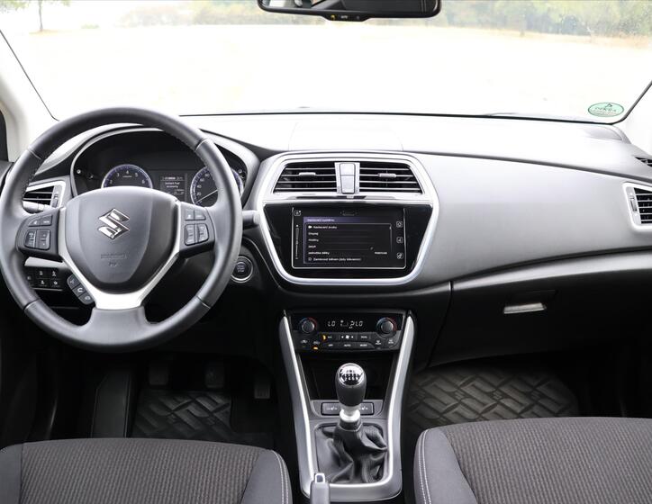 Suzuki SX4 S-Cross 28