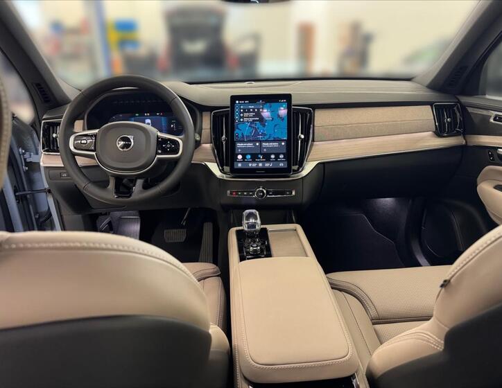 Volvo XC90 10