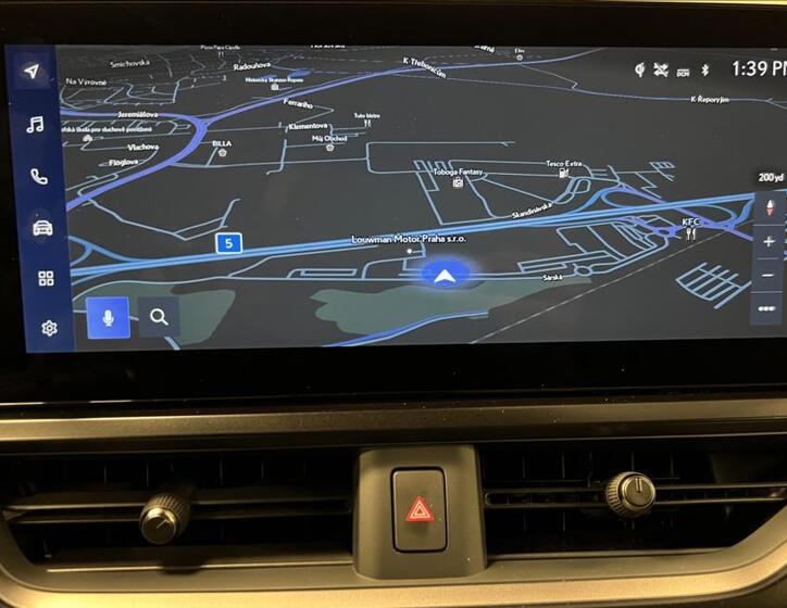 Lexus UX 300h 18
