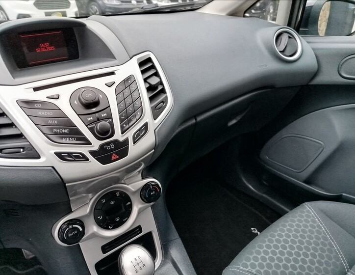Ford Fiesta 15
