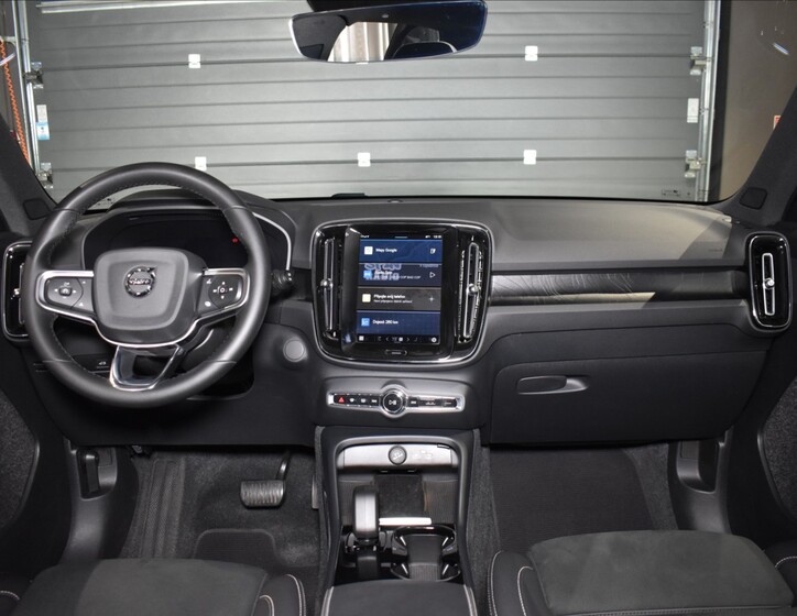 Volvo XC40 12