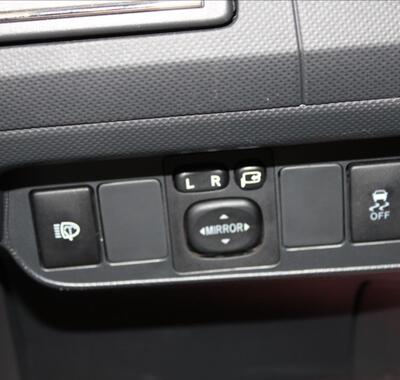 Toyota Auris 25