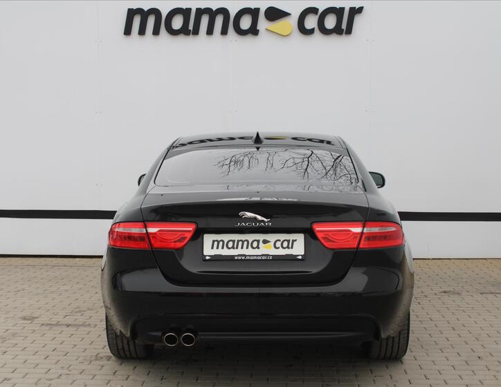 Jaguar XE 6