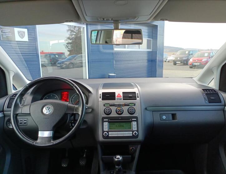 Volkswagen Touran 2
