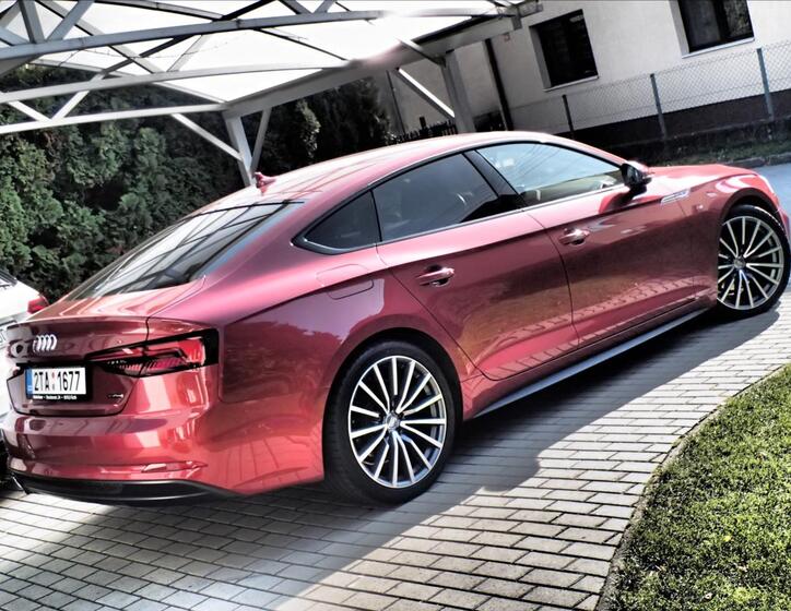 Audi A5 4