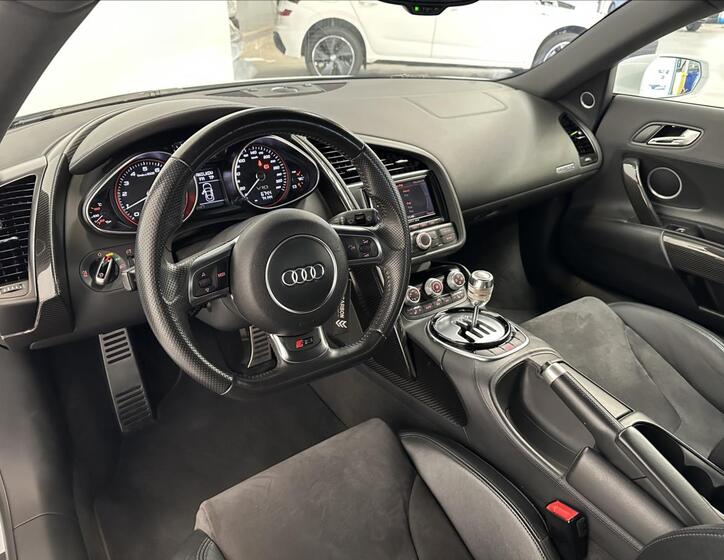 Audi R8 33