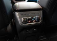 Ford Explorer 33