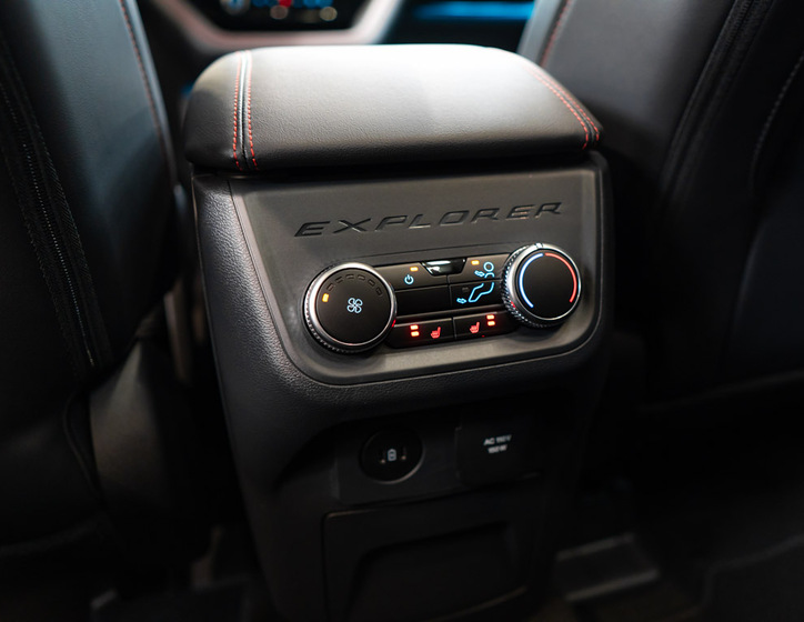 Ford Explorer 33