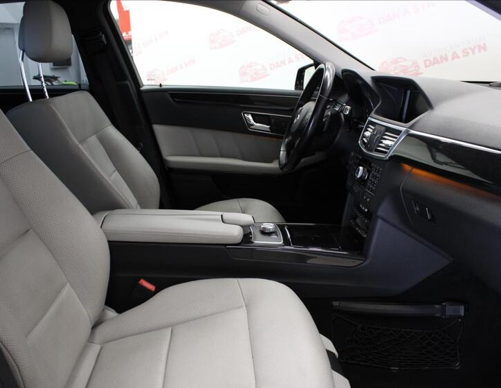 Mercedes-Benz Třídy E 12