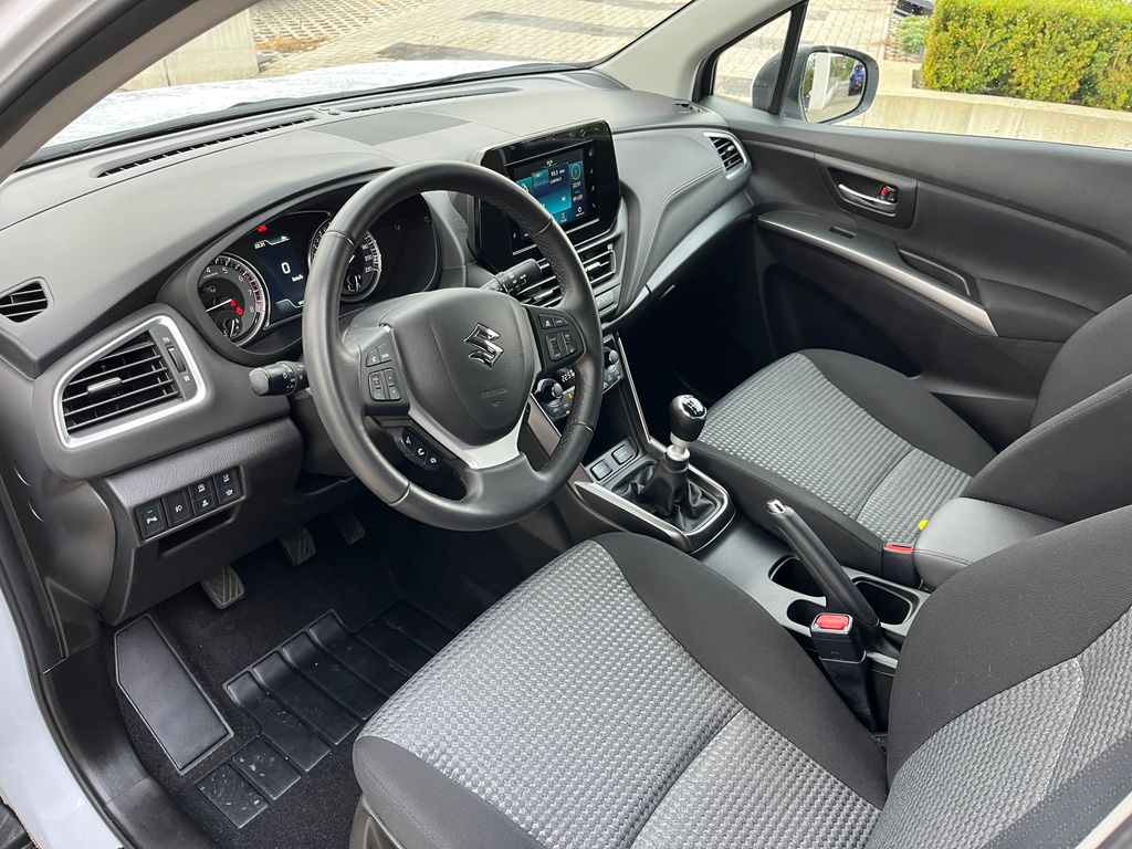 Suzuki S-Cross