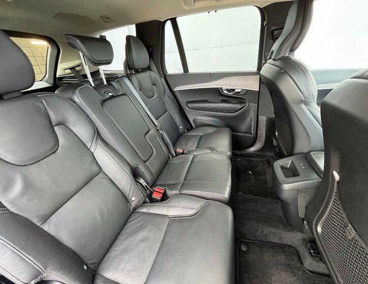 Volvo XC90 23
