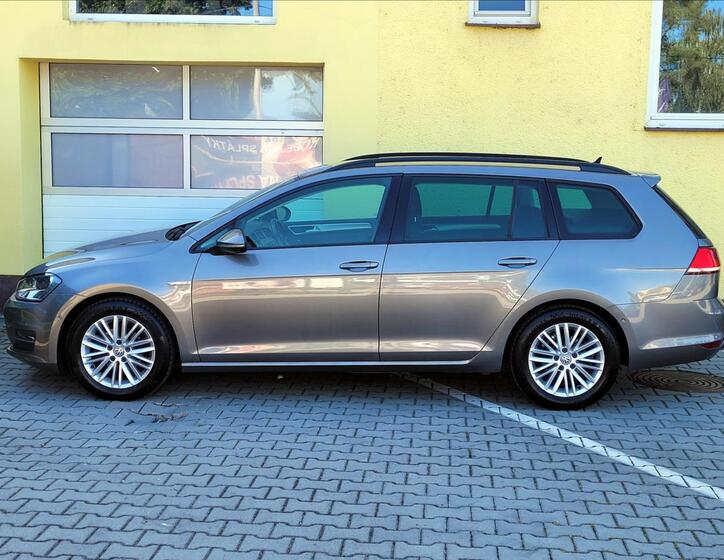 Volkswagen Golf 9