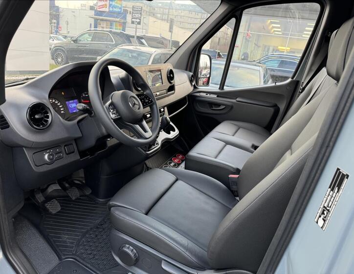 Mercedes-Benz Sprinter 10
