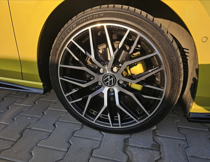 Volkswagen Golf 40