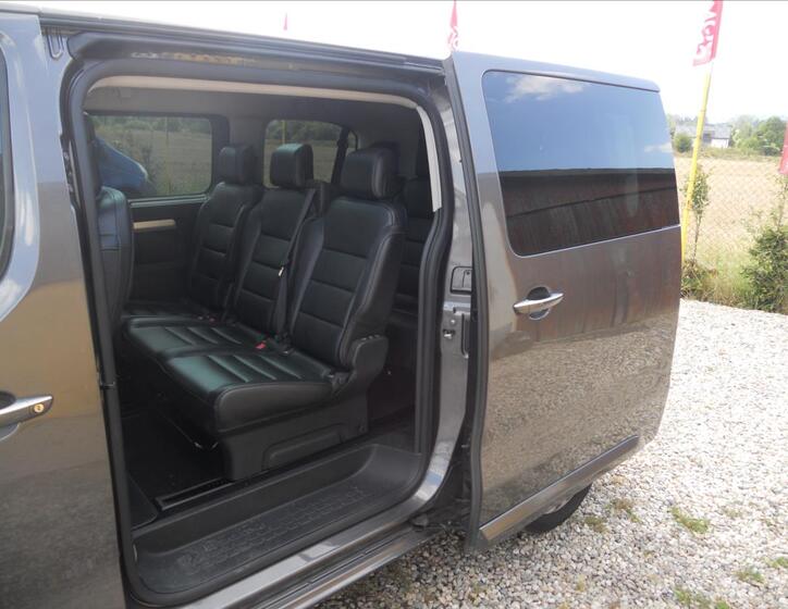 Peugeot Traveller 16