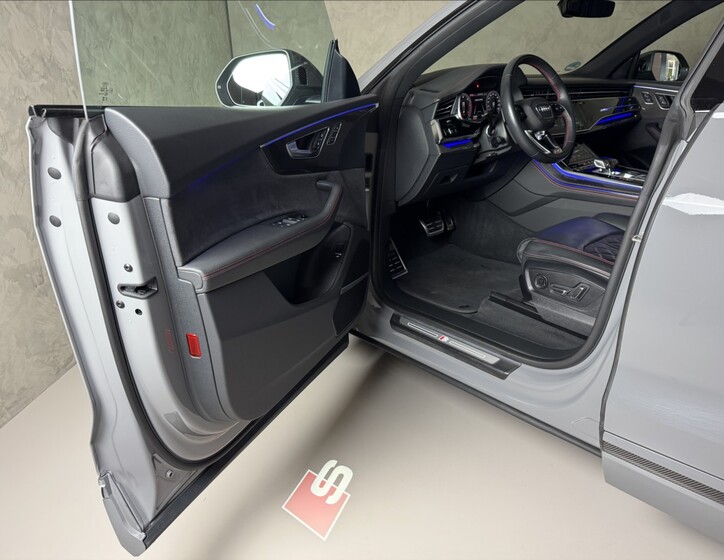 Audi Q8 22