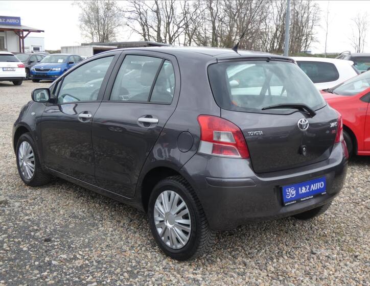 Toyota Yaris 4